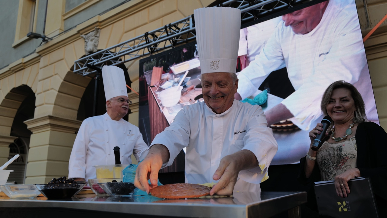 Un pubblico trasversale alle golose dimostrazioni del re dell'alta pasticceria