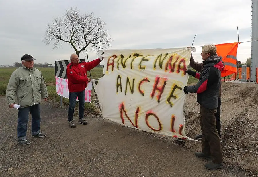 Classe, protesta contro l’antenna