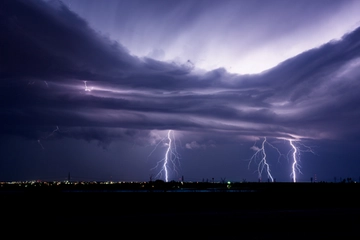 Meteo, sta arrivando il ciclone in Emilia Romagna: allerta temporali con piene e frane, ecco quando