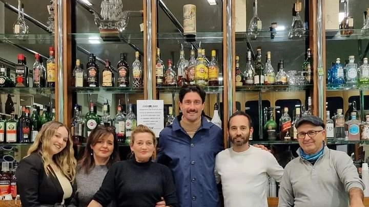 Bar Cheers chiude bottega: "Domenica ultimo giorno"