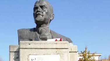 La copia del busto di Lenin a Cavriago