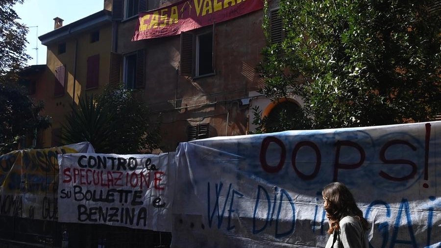 L’edificio occupato recentemente in via Capo di Lucca ad opera del collettivo 'Luna'