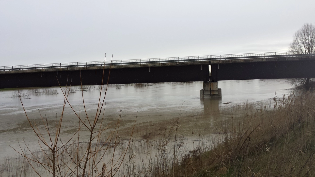 Il fiume Reno in piena (Foto  di repertorio Trombetta)