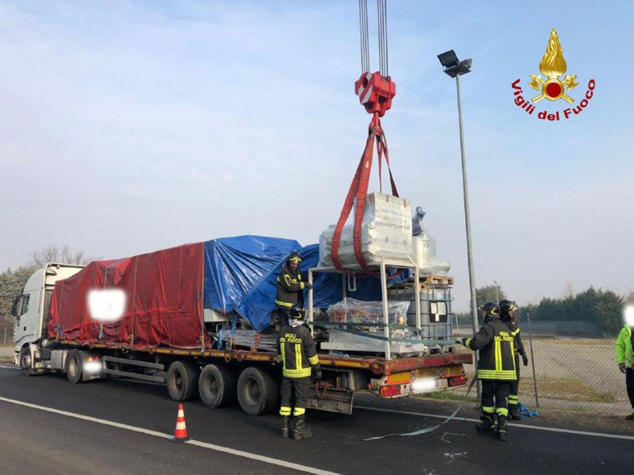 Bologna, Tir Rischia Di Perdere Il Carico, Paura In Zona Fiera