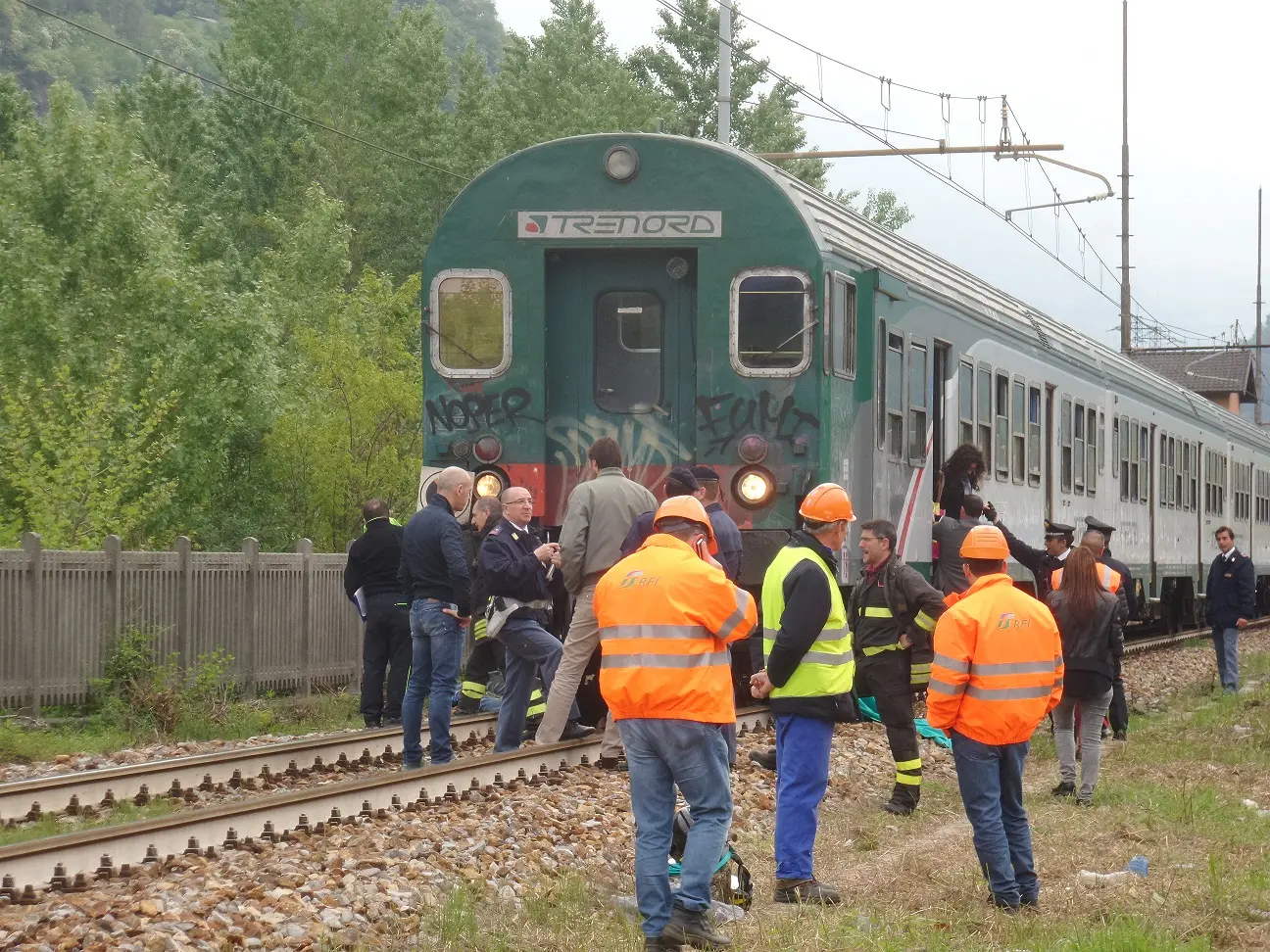 Loreto, muore a 16 anni investito dal treno. Aveva le cuffiette per la musica