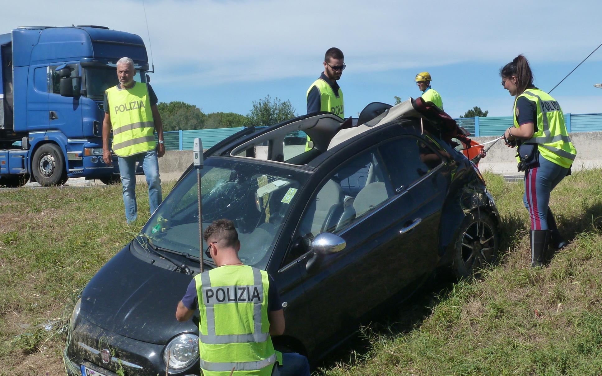 Auto Sbanda, Due Feriti Grave Una Donna 51enne Forti Disagi Al Traffico