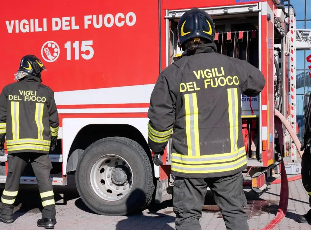 Vigili del fuoco, cercasi operatori