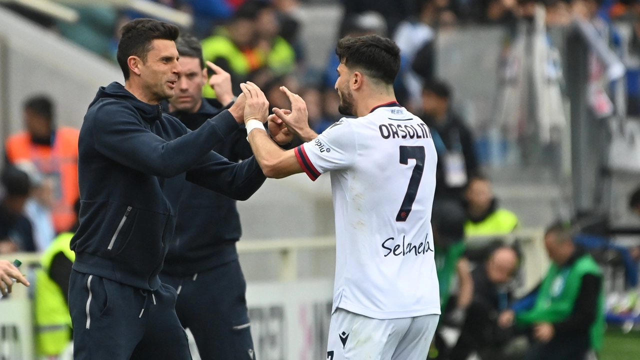 Thiago Motta e Orsolini durante il match vittorioso con l'Atalanta