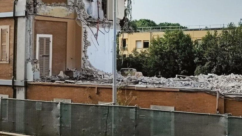Al via la demolizione di villa Torlonia