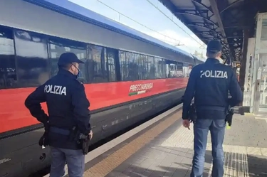 Furti sui treni e in stazione a Bologna e Firenze, la Polfer denuncia i predoni dei bagagli