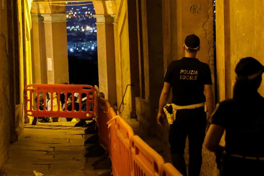 San Luca, l’intonaco caduto