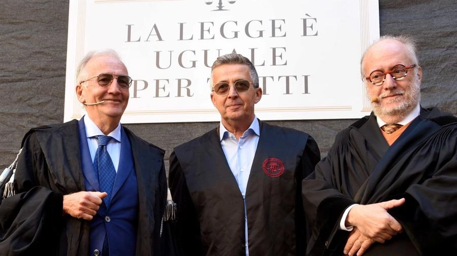 Nella foto grande, da snistra, Gianni Polizzi, Paolo Govoni ed Edoardo Raspelli