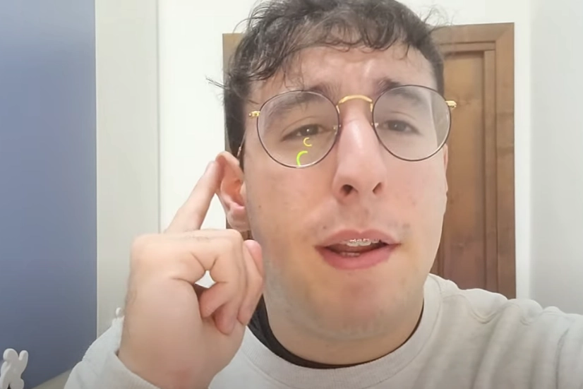 Lo youtuber Favarigna in un frame del video 'Sono stato denunciato'