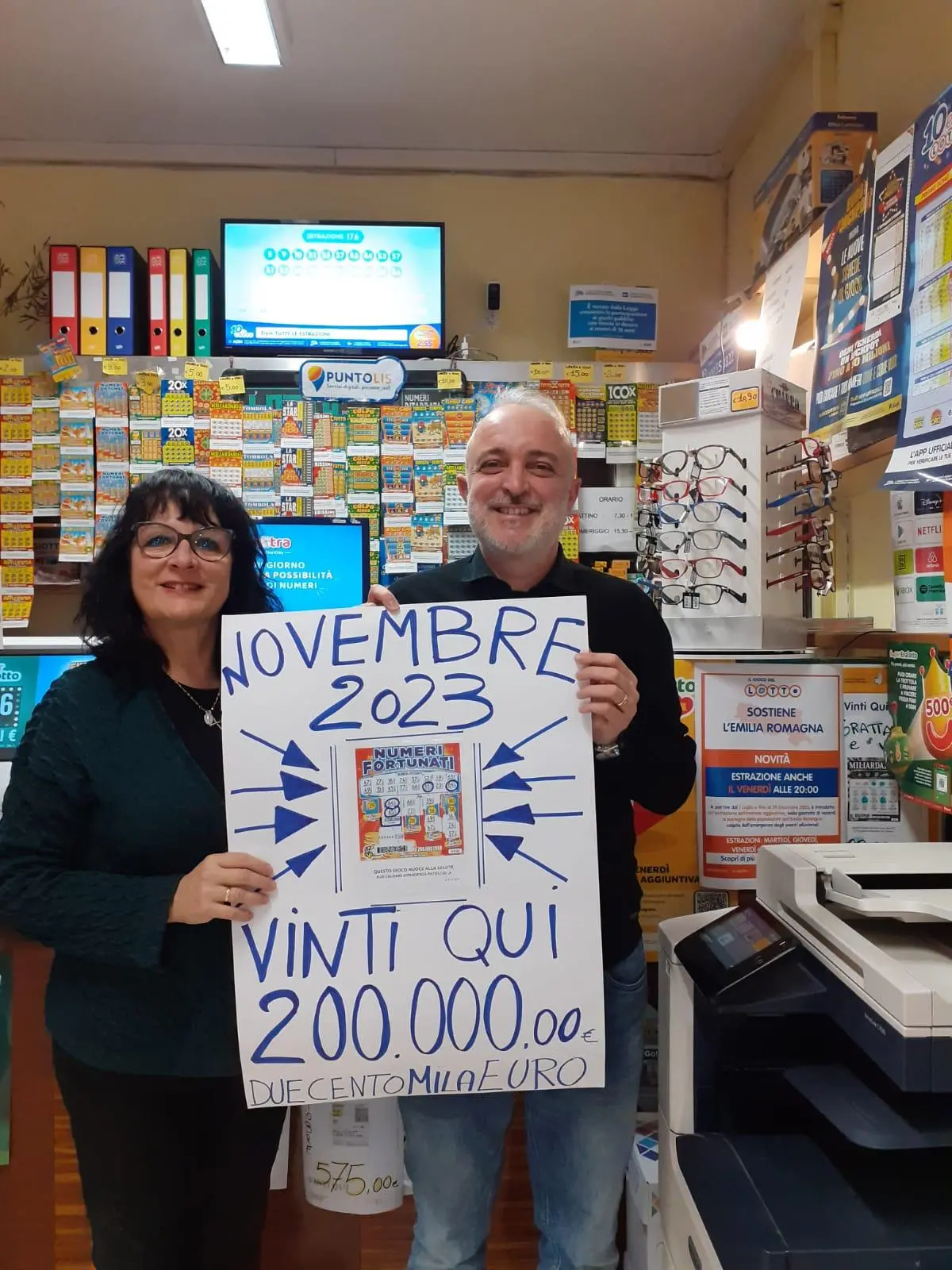 Investe 3 euro su un gratta e vinci: i numeri fortunati lo premiano con  una ricca vincita