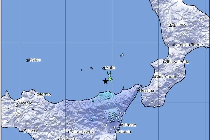 Terremoto oggi alle isole Eolie: l'epicentro (Ingv)