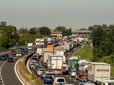 Incidente in A14 oggi fra Bologna e Imola, lunghe code