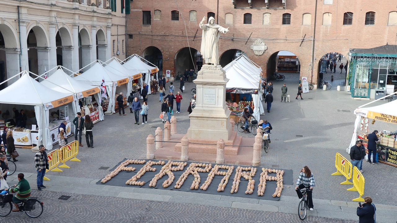 Dall’1 al 5 novembre la manifestazione dedicata alle eccellenze enogastronomiche del territorio. Spettacoli, degustazioni e visite guidate, per un viaggio tra i sapori della cucina ferrarese, con alcune novità