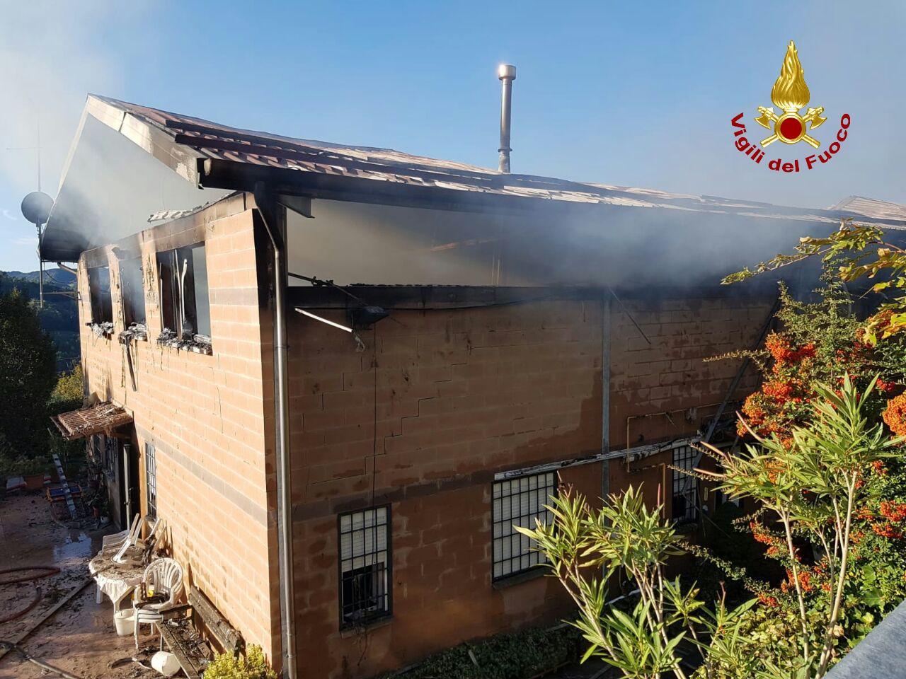 Incendio Pianoro, Fiamme Nell'azienda Agricola In Via Del Sasso