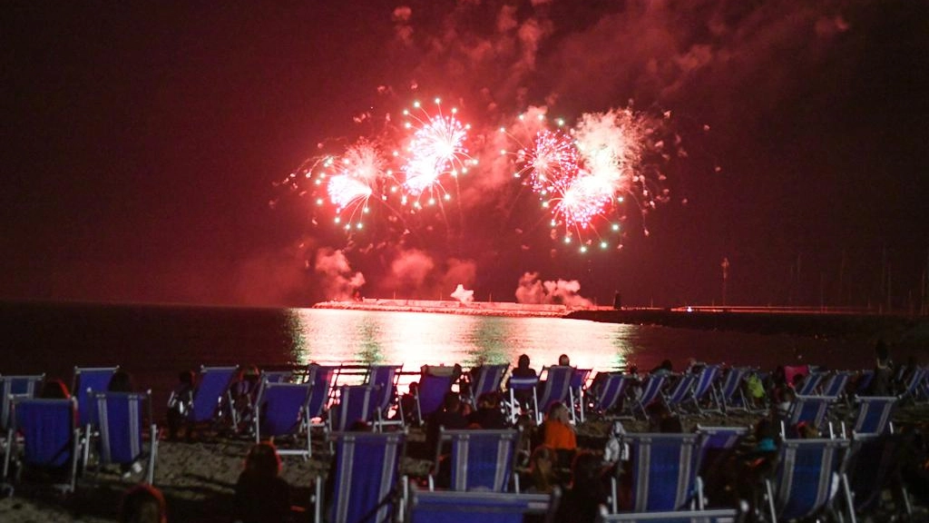 Ferragosto, Civitanova è la stella dell’estate: notte in spiaggia con i vip dello sport