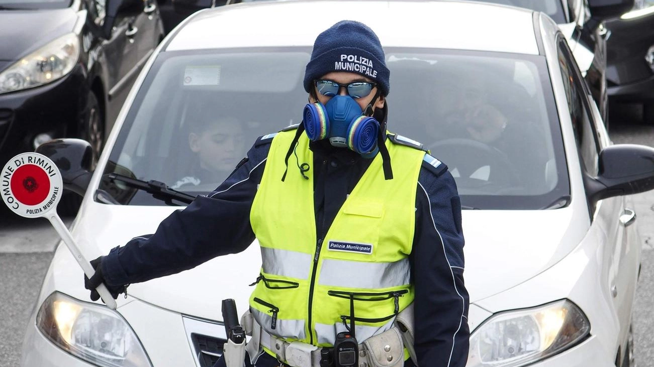 Lo smog avanza, non i controlli. Appena 11 multe da ottobre a oggi