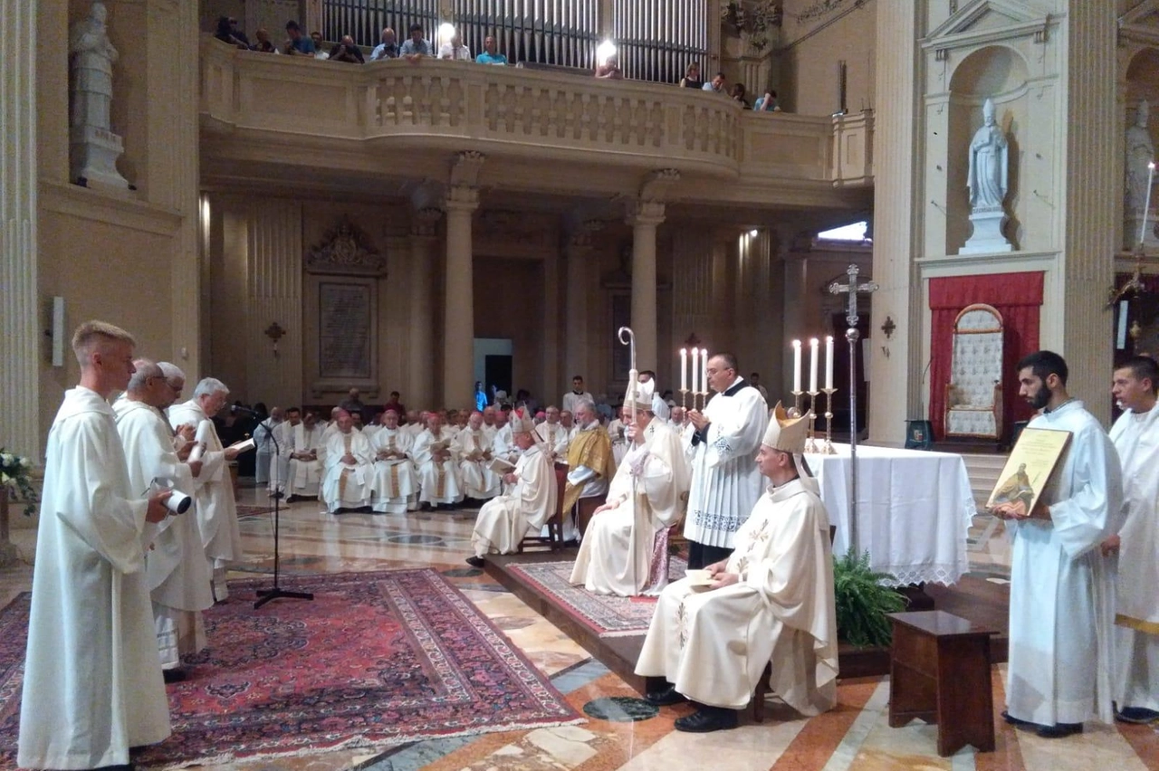 L'investitura di Mosciatti in un duomo gremito