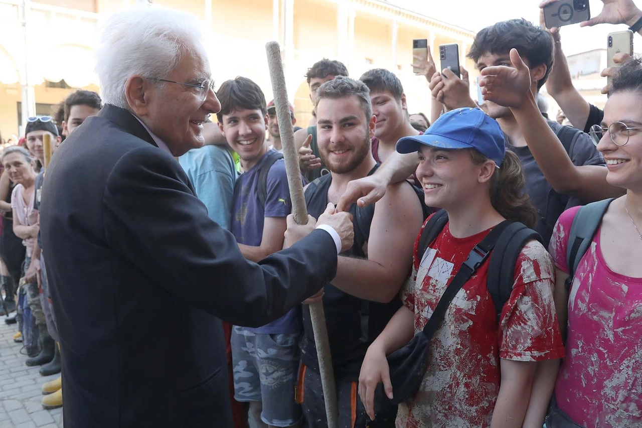 Le parole di Mattarella   "Sindaci, non sarete soli  Siete un punto di riferimento  Non perdetevi d’animo"