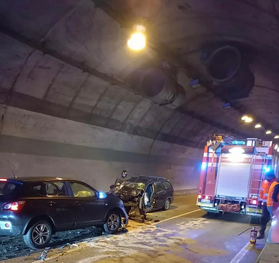 Belluno Incidente Oggi, Frontale In Galleria Pedesalto: Morto Un 71enne