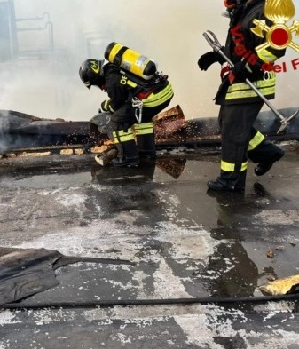 Bologna: attentato anarchico alla Marr, trovate quattro bottiglie incendiarie