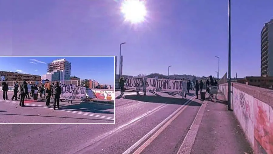 Bologna, ponte di Stalingrado imbrattato e bloccato oggi per protesta contro il Tecnopolo