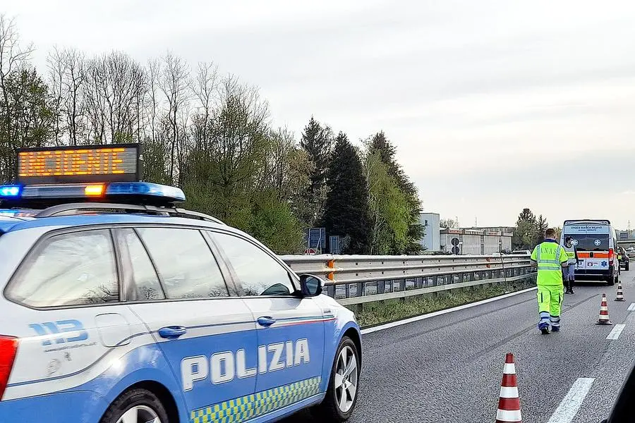 Incidente a Bologna: danneggiato un cavo, trasversale di Pianura chiusa e poi riaperta