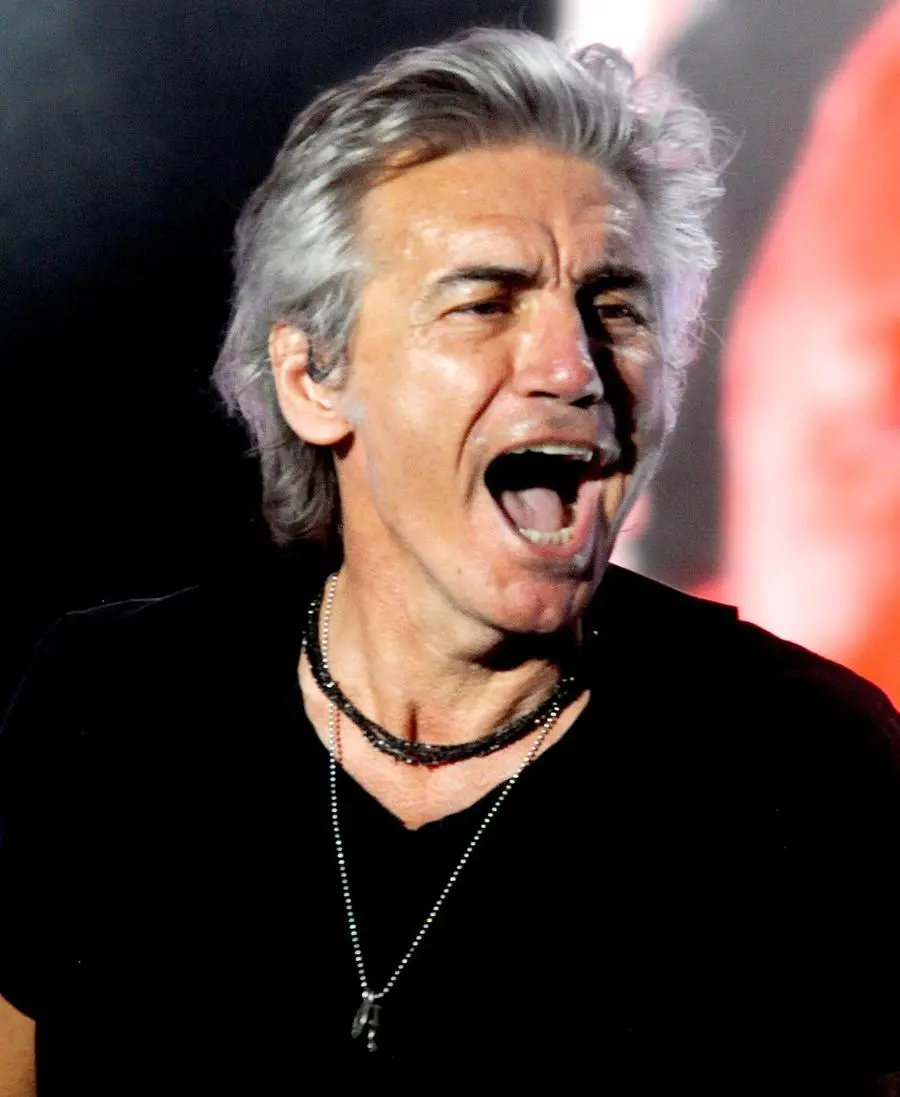 Luciano Ligabue si racconta Esce l’autobiografia ‘Una storia’