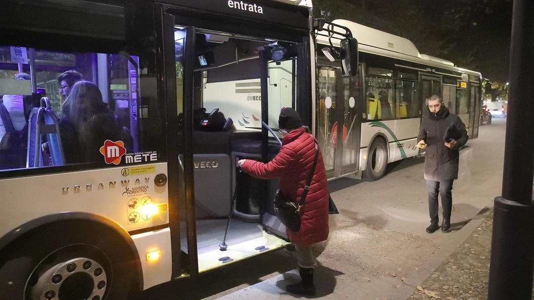 Conducenti di autobus introvabili: "Stipendi bassi e tante responsabilità, arriveranno autisti da fuori Europa"