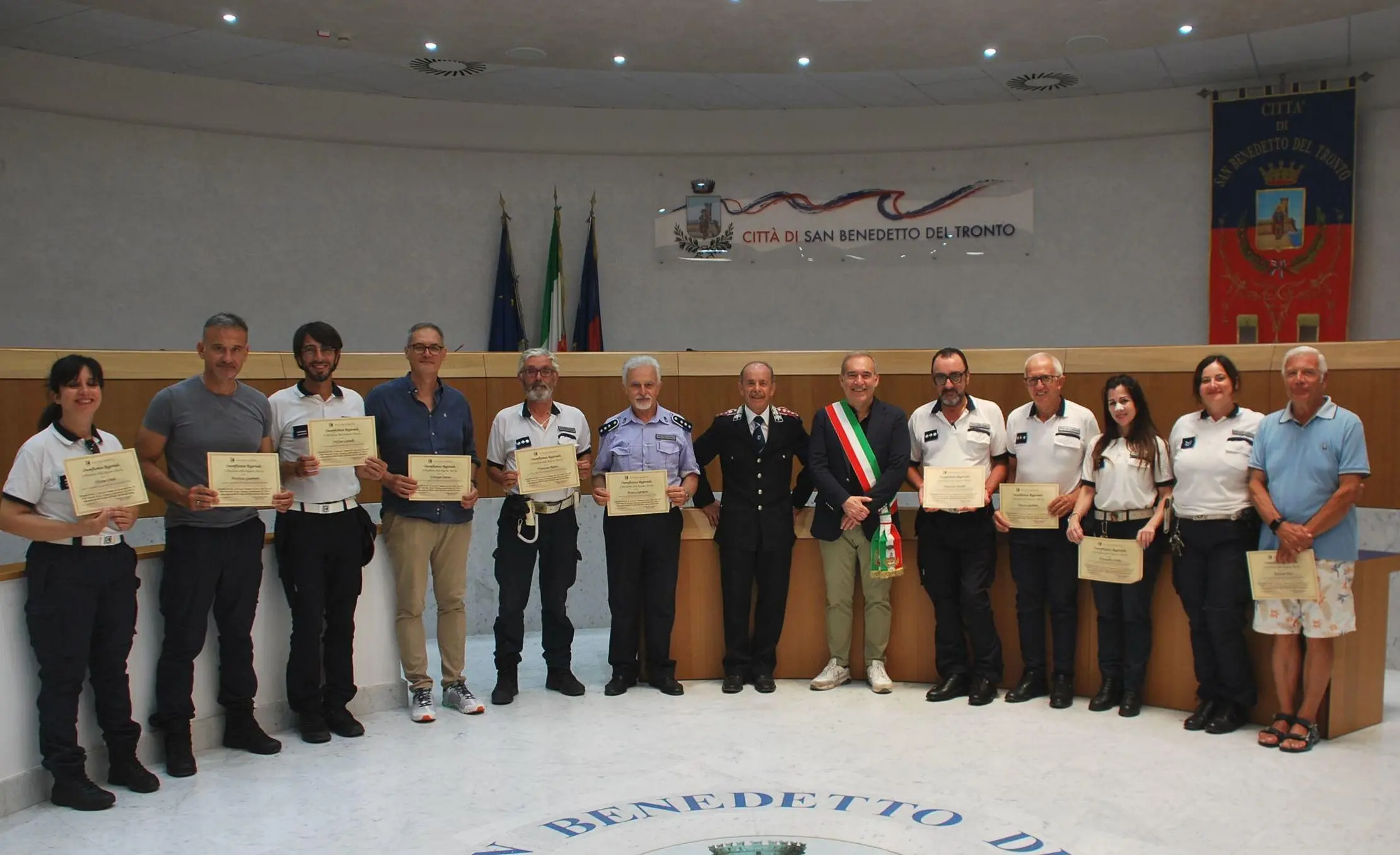 Encomi alla polizia locale