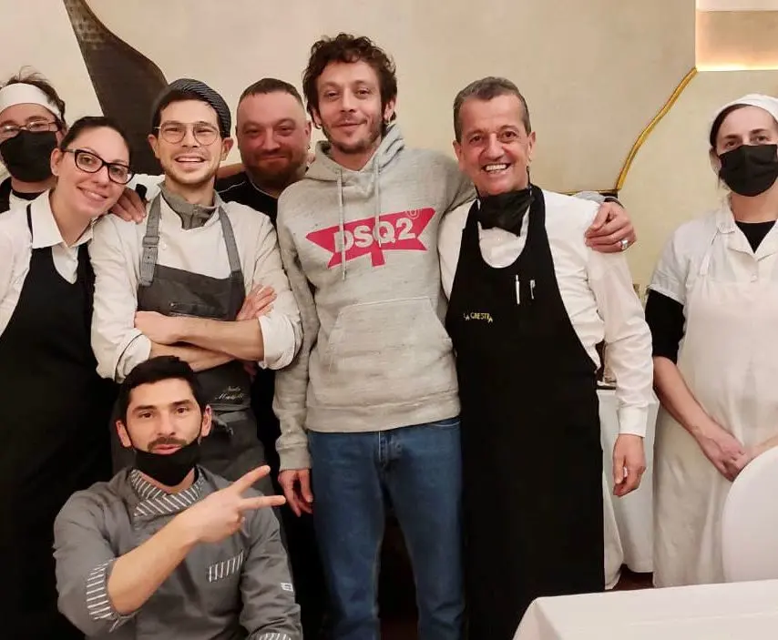 Valentino Rossi e i big dei motori all’assalto del tartufo