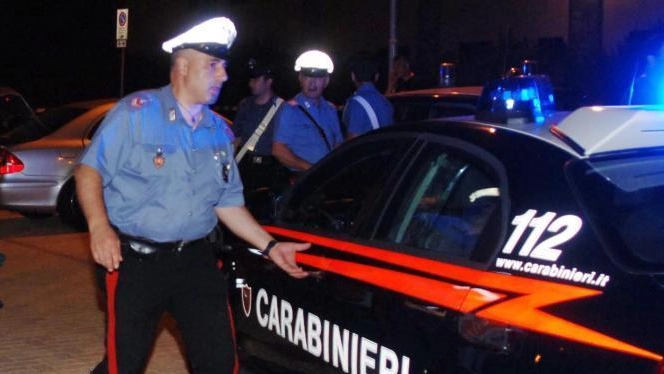 I carabinieri hanno effettuato un blitz nell’abitazione di un pregiudicato di origini calabresi (foto d’archivio)