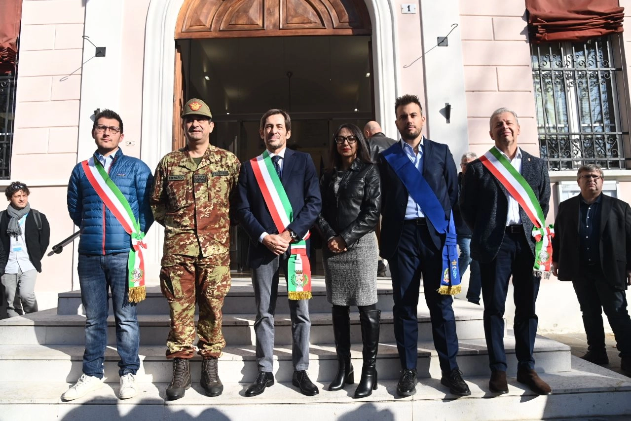 Da sinistra: il sindaco di Medicina Matteo Montanari, il commissario Figliuolo, il sindaco di Castenaso Carlo Gubellini, la vicepresidente della Regione Irene Priolo, il vicesindaco metropolitano Marco Panieri, il sindaco di Castel Guelfo Claudio Franceschi