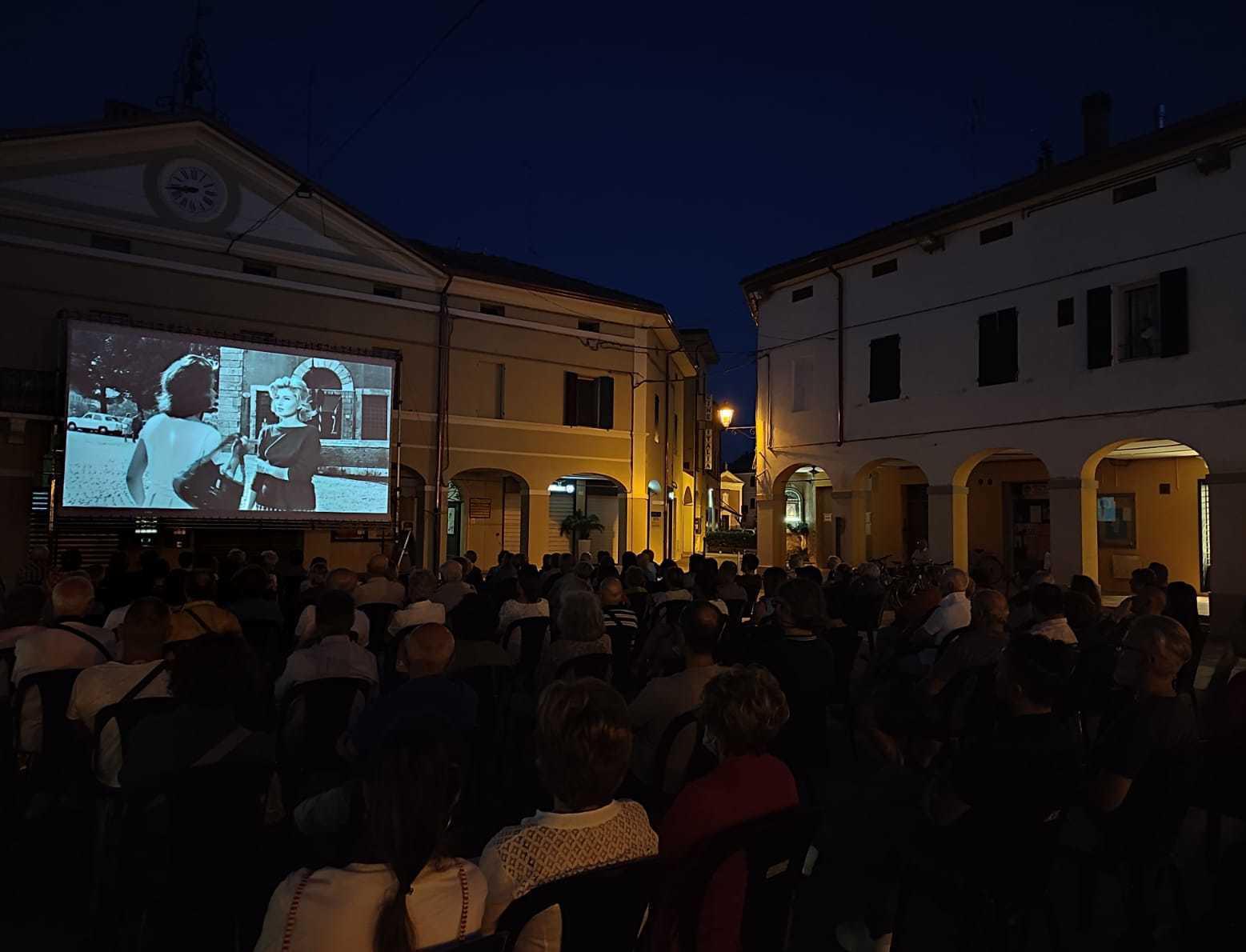 Cinema Sotto Le Stelle Per Tutti Dodici Film In Parchi E Piazze