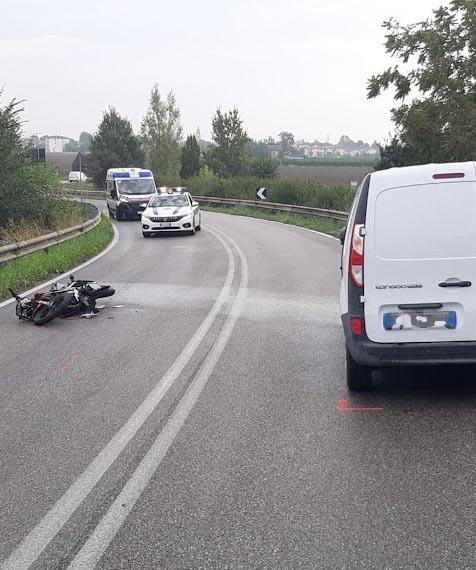 Diciottenne In Rianimazione. Mentre Va A Scuola Si Schianta Con La Moto ...