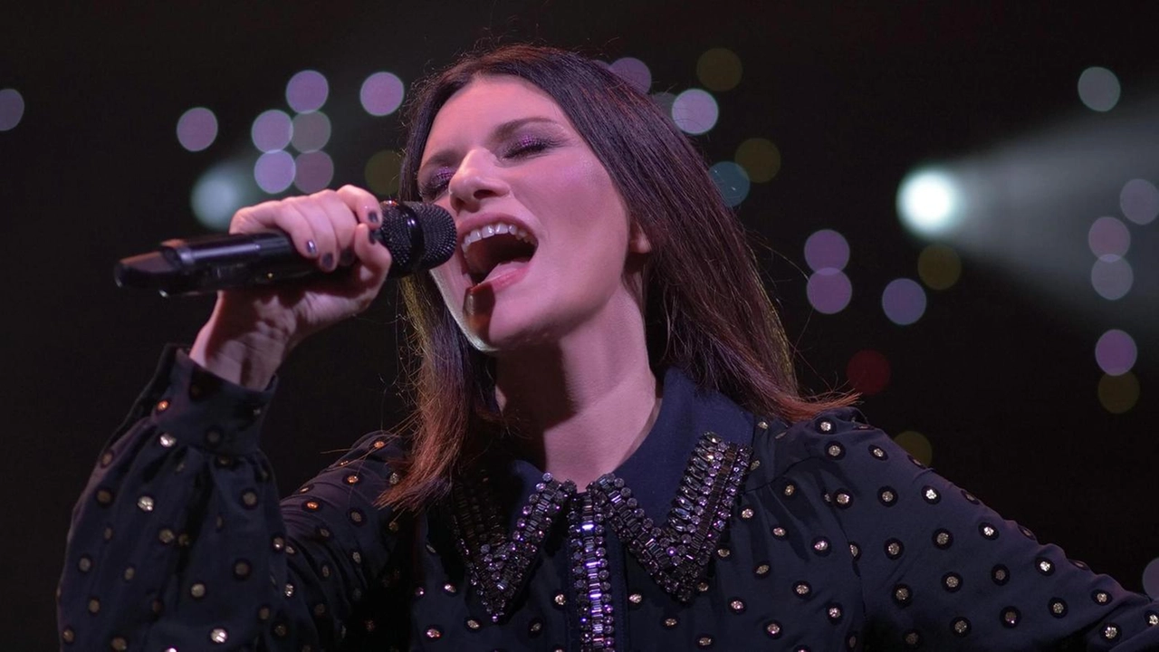 Laura Pausini gira il mondo con il suo World Tour 2018 (Ansa)