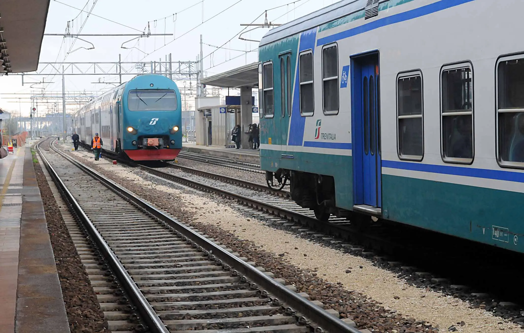 Ferrara, investimento mortale in stazione. Treni in ritardo per ore