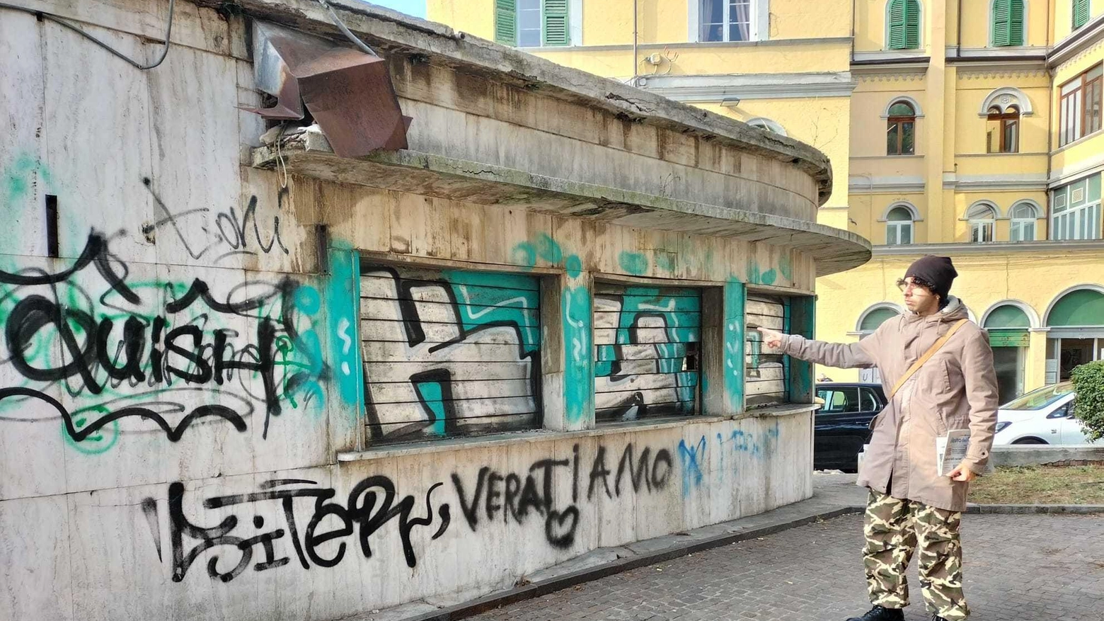 Piazza Stamira, rivive il chiosco: "Un bar che curi anche il parco"