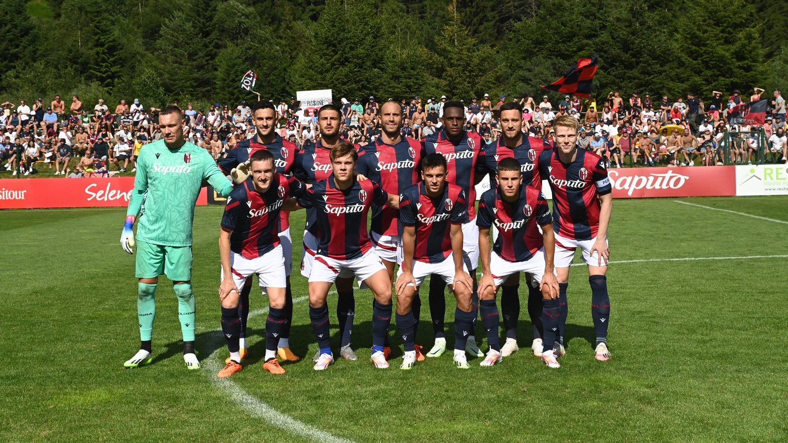 La formazione del Bologna scesa in campo nella prima amichevole di stagione contro il Rio Pusteria (foto Schicchi)
