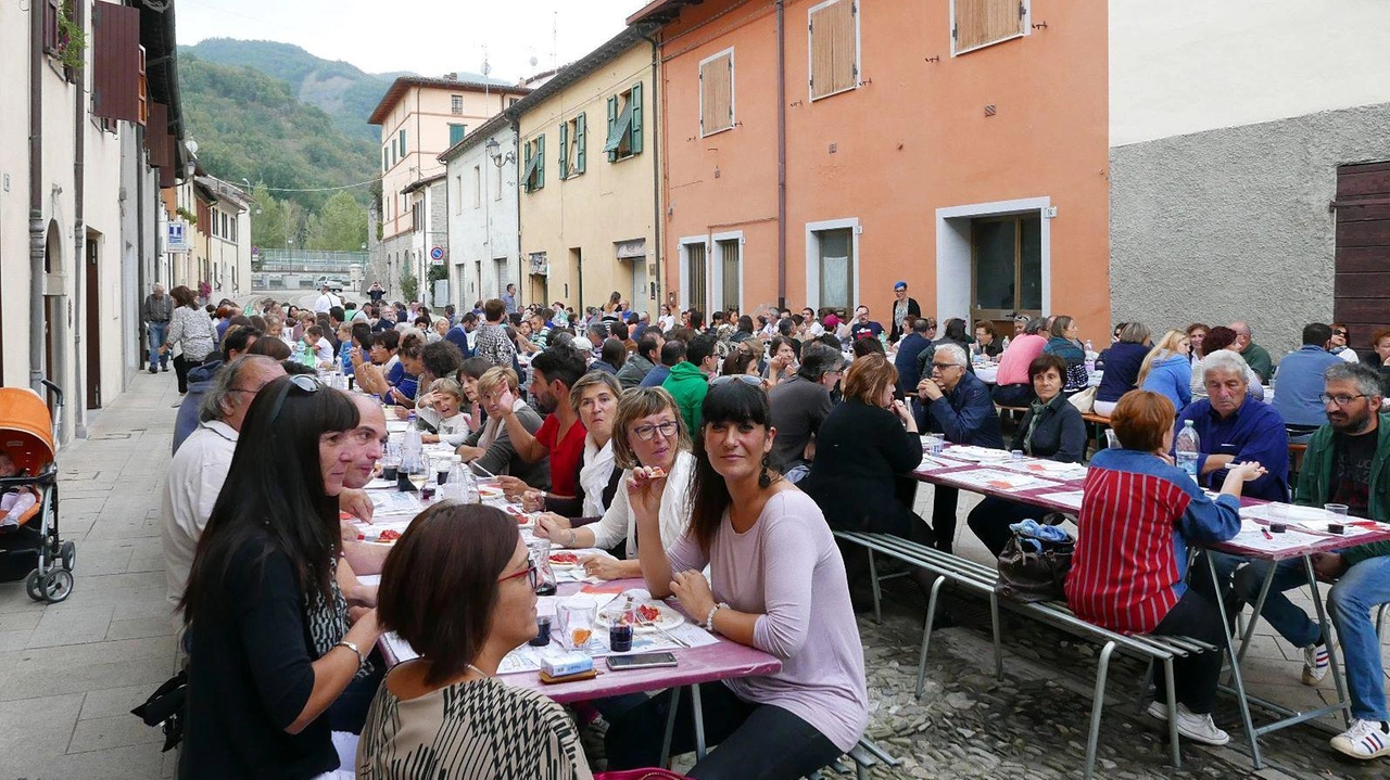 Cusercoli Festa paesana al via tra fede e convivialità Si comincia già da oggi con le messe serali,  poi da giovedì cena in piazza, sfilata di moda e musica