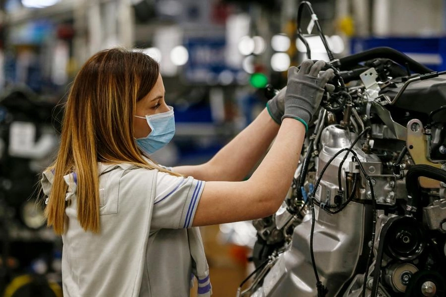 Mascherine sul luogo di lavoro: da maggio non sono più obbligatorie