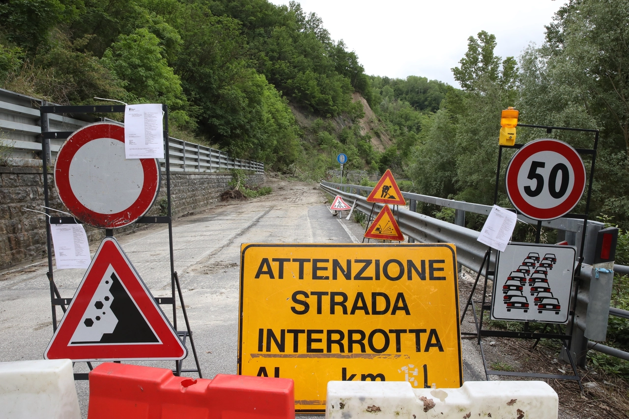 Sulla provinciale Idice si era abbattuta una frana devastante