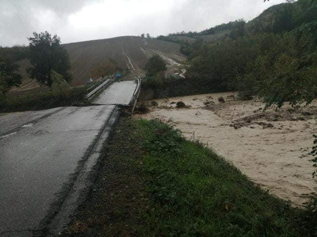 Maltempo Emilia, Torrenti In Piena E Allagamenti Tra Parma, Piacenza E ...