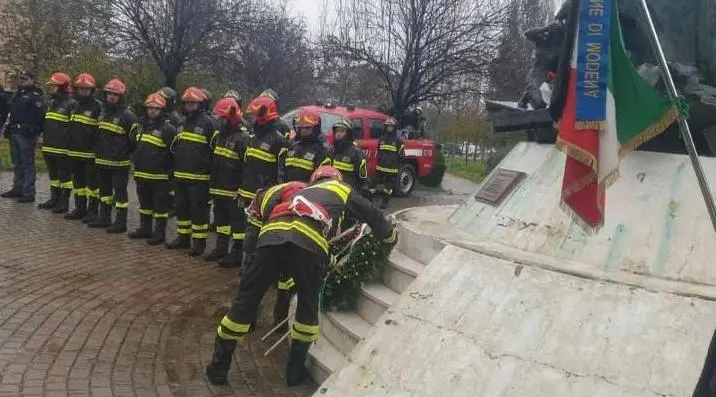 Vigili del fuoco, l’omaggio