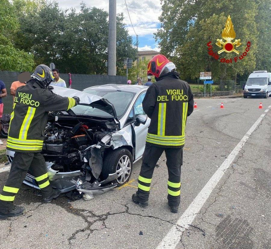 Incidente Nel Parmense Frontale Tra Auto A Felino Cinque Feriti Tra