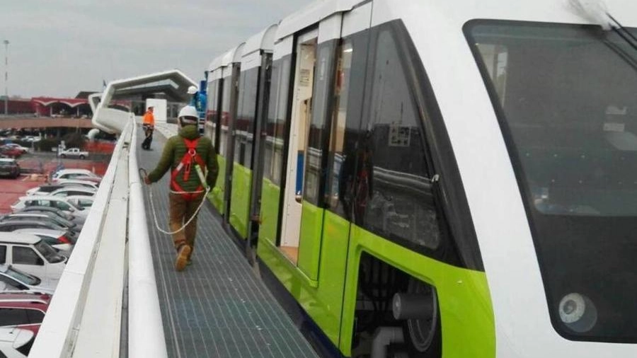 Il People Mover, la navetta che collega la stazione all'aeroporto di Bologna