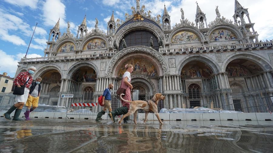 La marea invade piazza San Marco